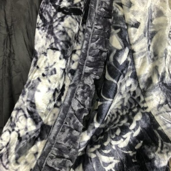 ALBERTO Makali Women’s Small Jacket Ruffled Laced Soft Two Button Floral BLK WH - Picture 3 of 8